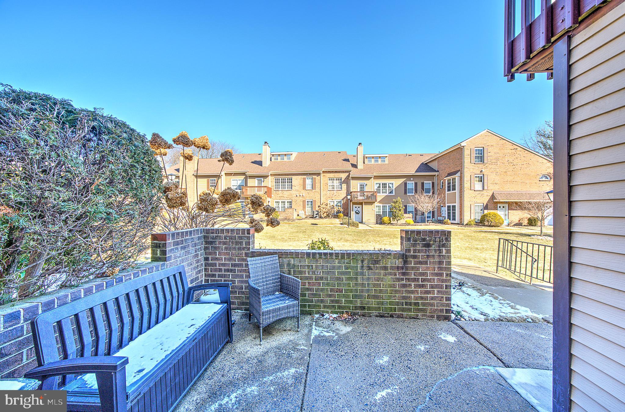 SAW MILL VALLEY - Residential