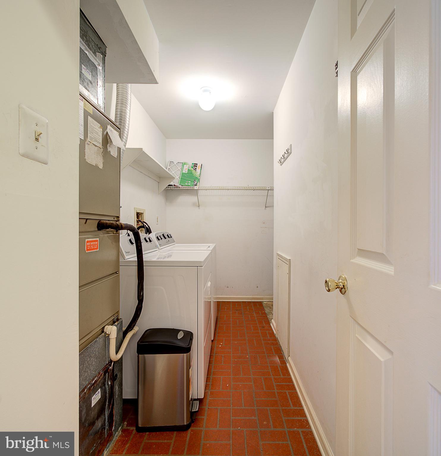 SAW MILL VALLEY - Residential