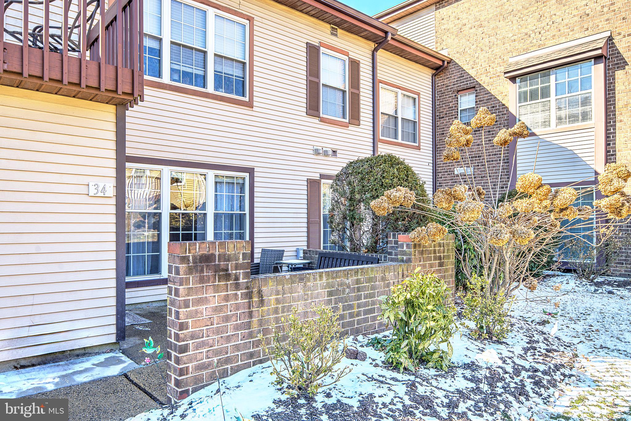 SAW MILL VALLEY - Residential