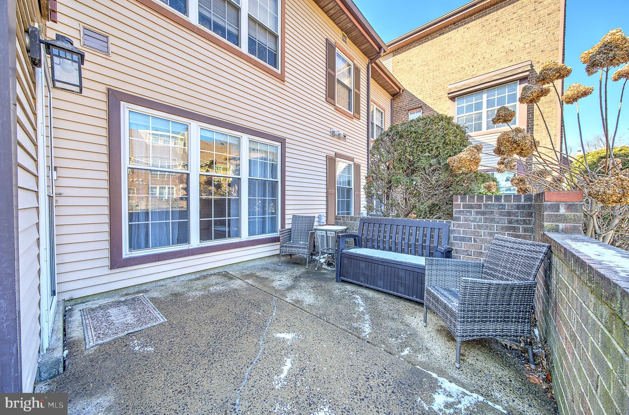 SAW MILL VALLEY - Residential