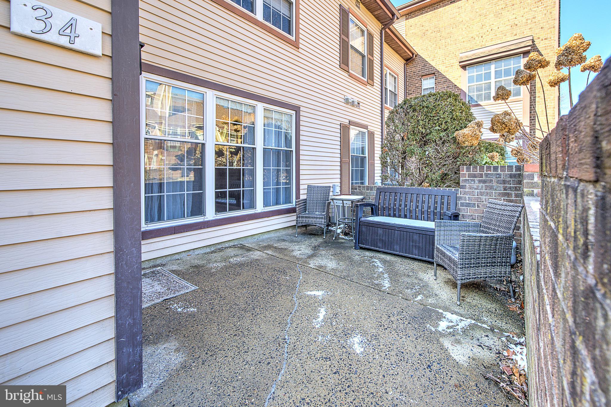 SAW MILL VALLEY - Residential