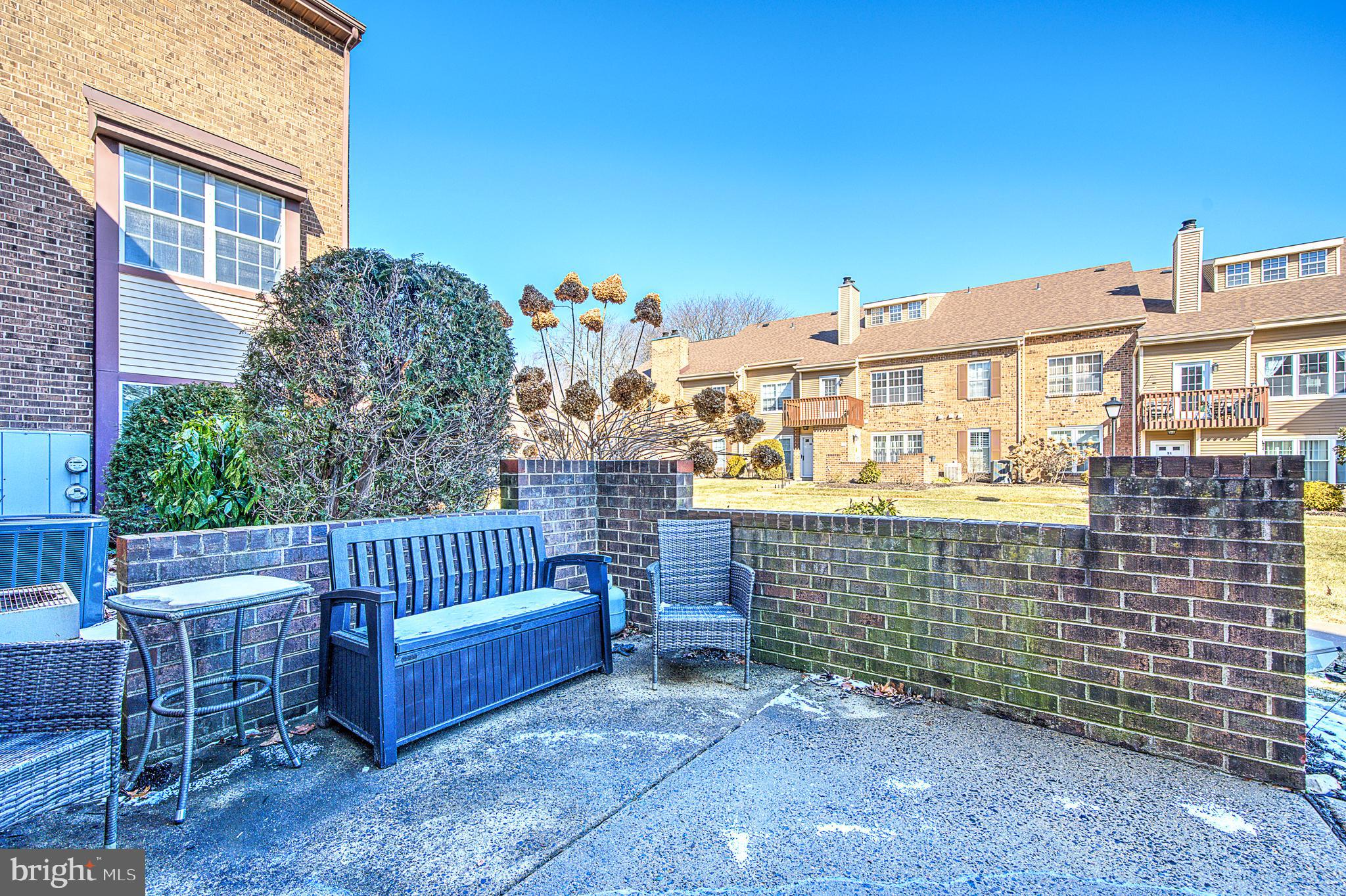 SAW MILL VALLEY - Residential