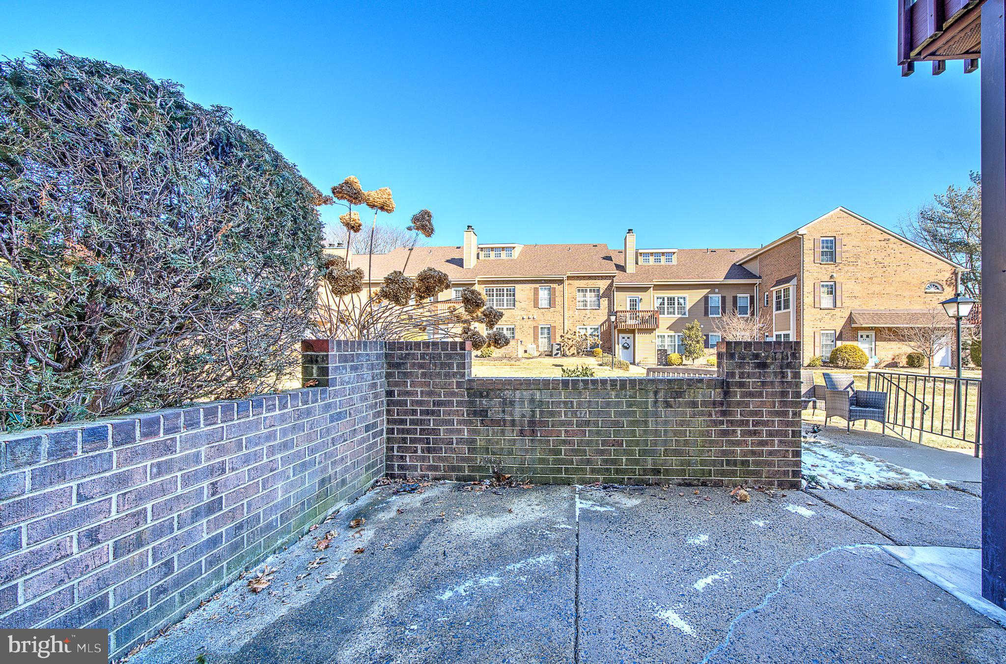 SAW MILL VALLEY - Residential