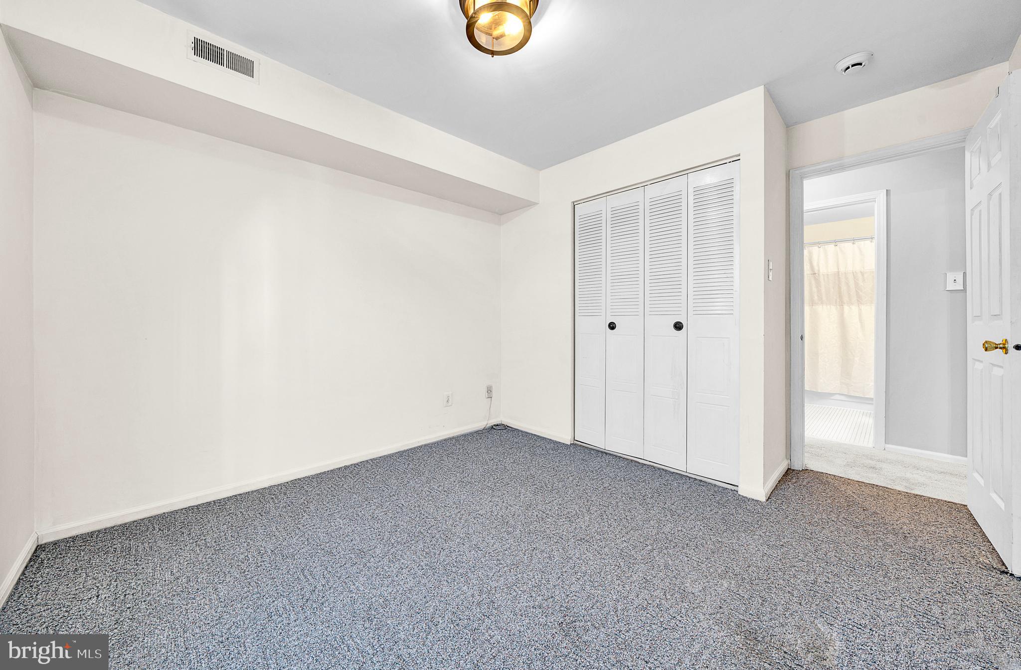 SAW MILL VALLEY - Residential