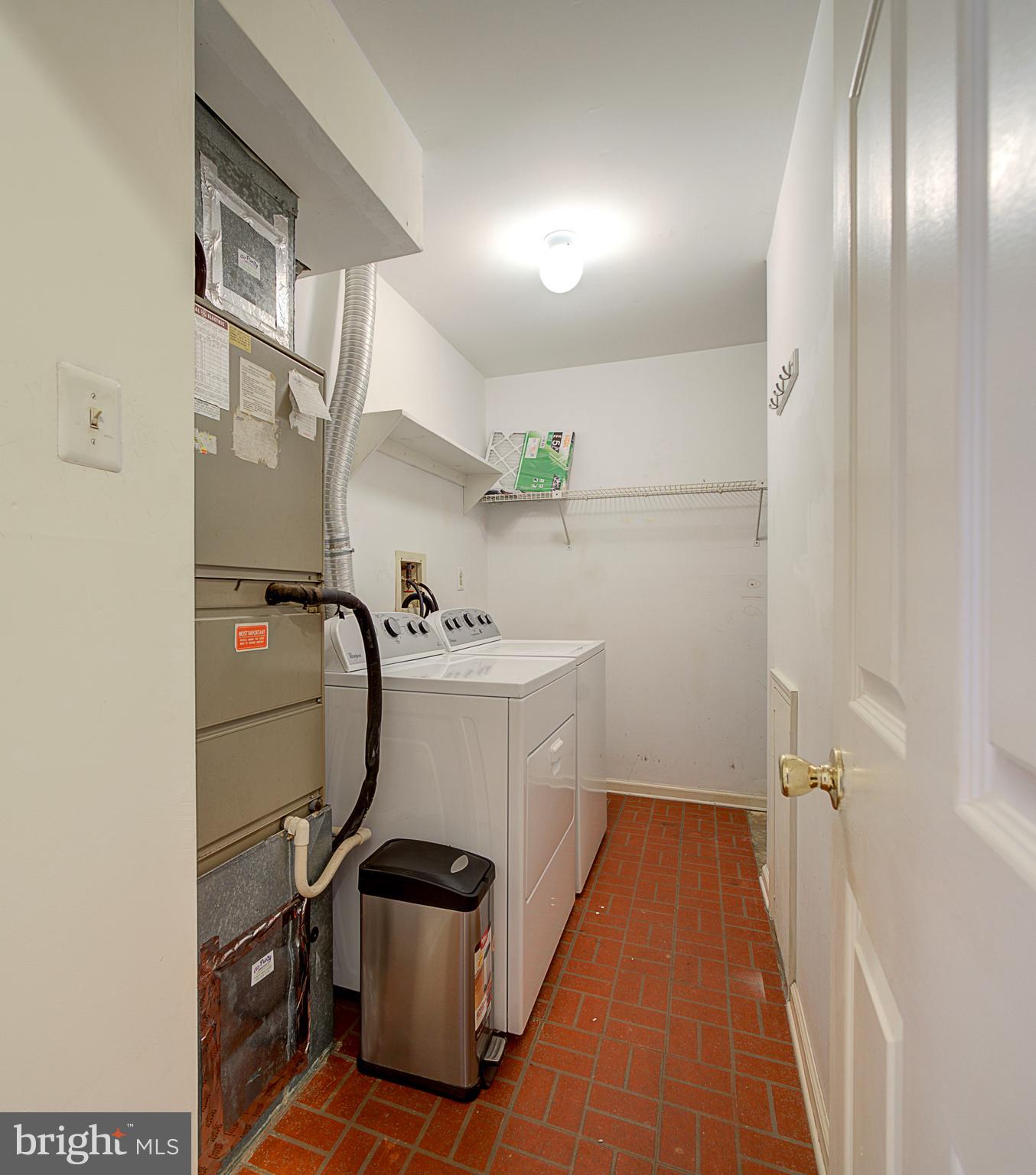 SAW MILL VALLEY - Residential