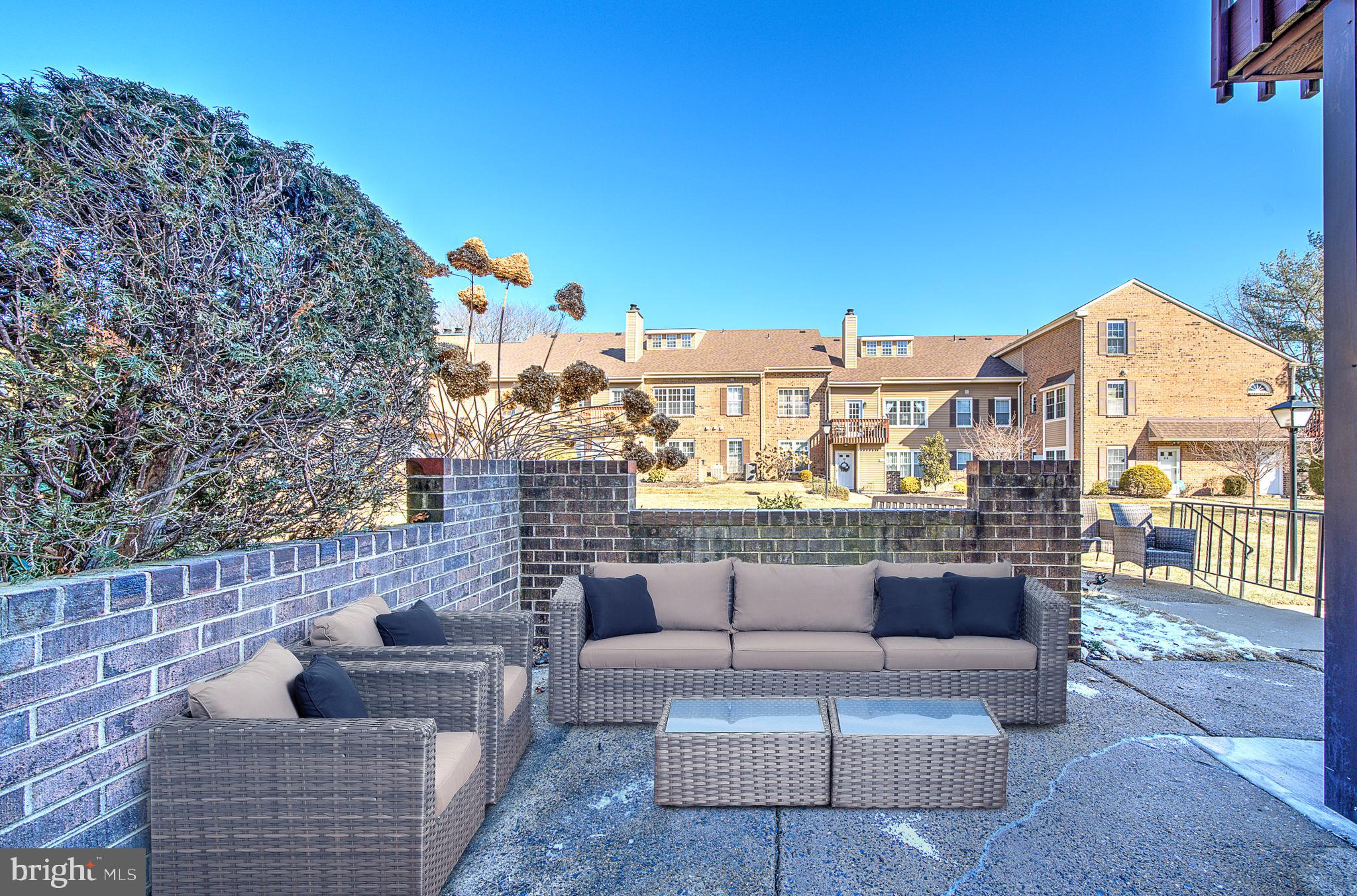 SAW MILL VALLEY - Residential