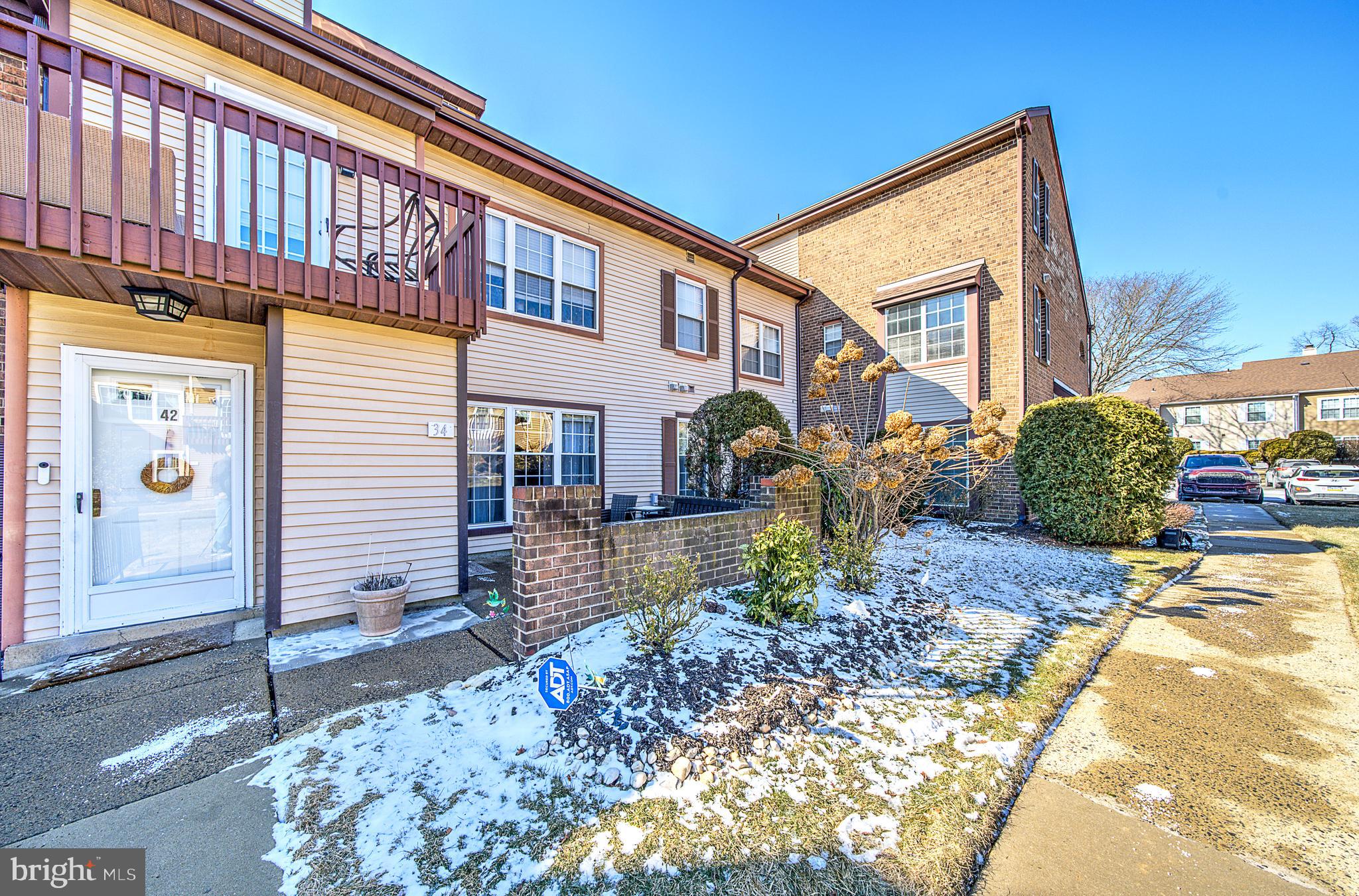 SAW MILL VALLEY - Residential