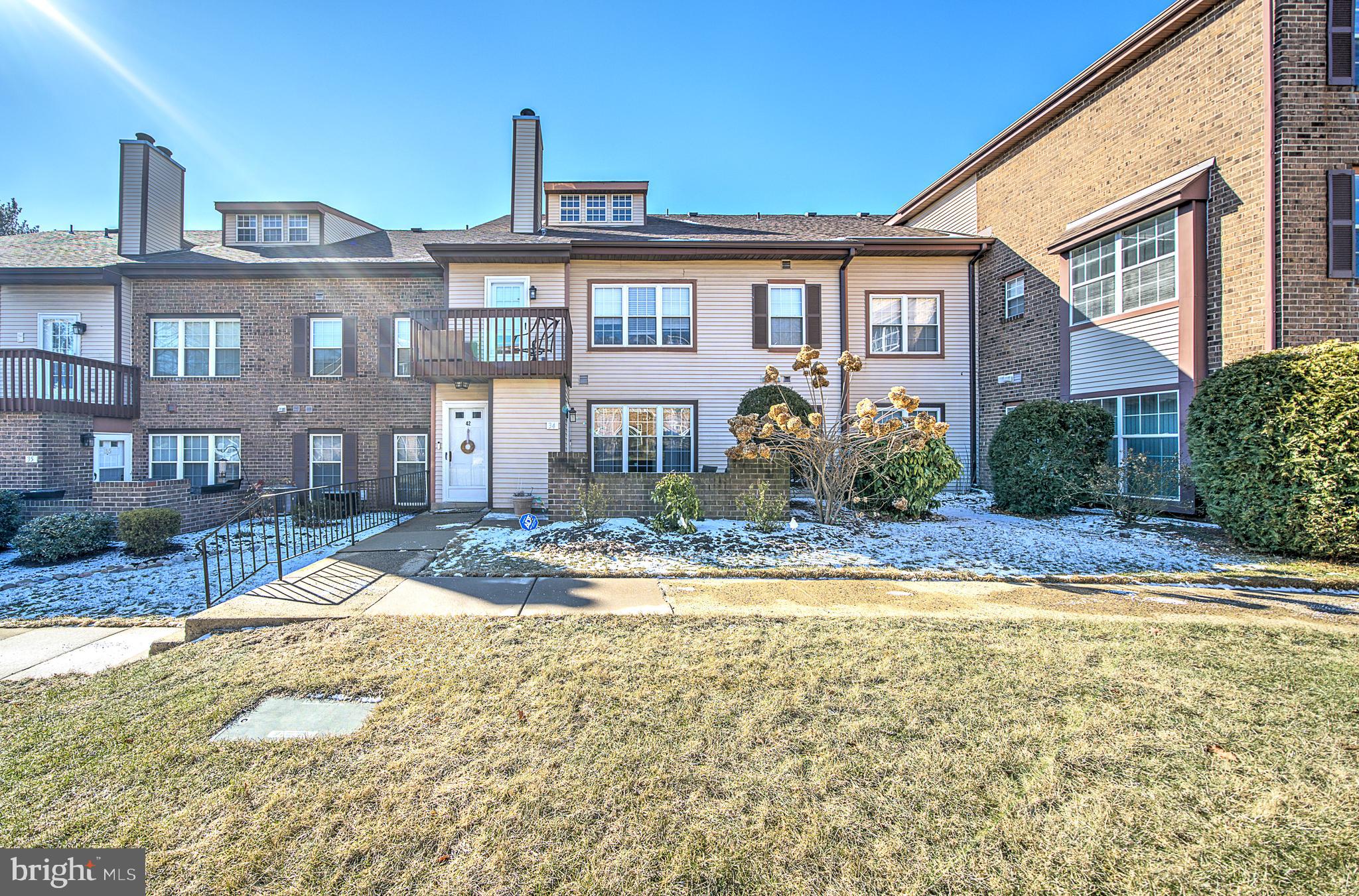 SAW MILL VALLEY - Residential