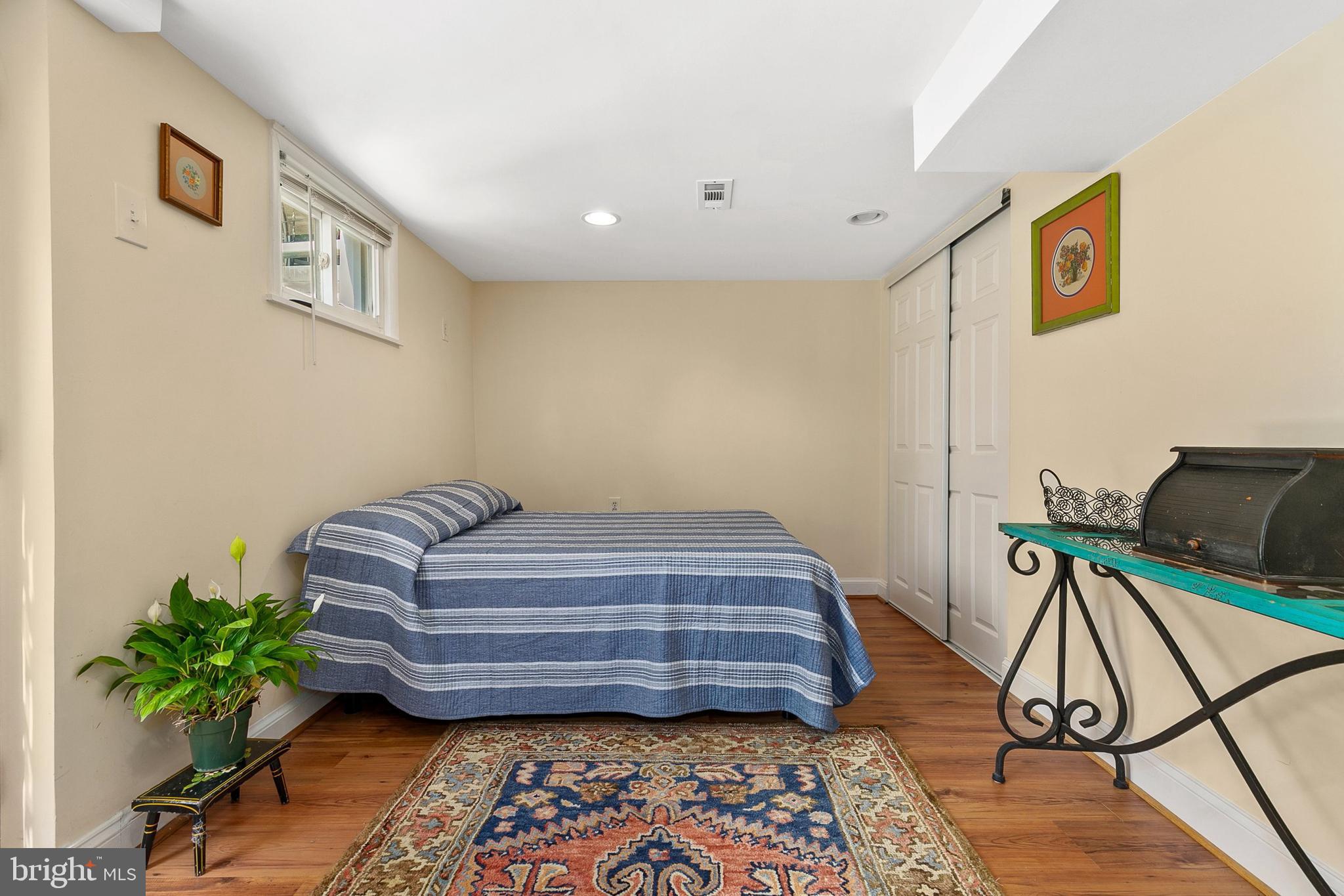 OAKLAND TERRACE - Residential