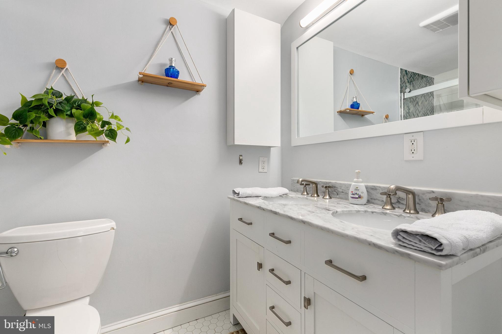 OAKLAND TERRACE - Residential