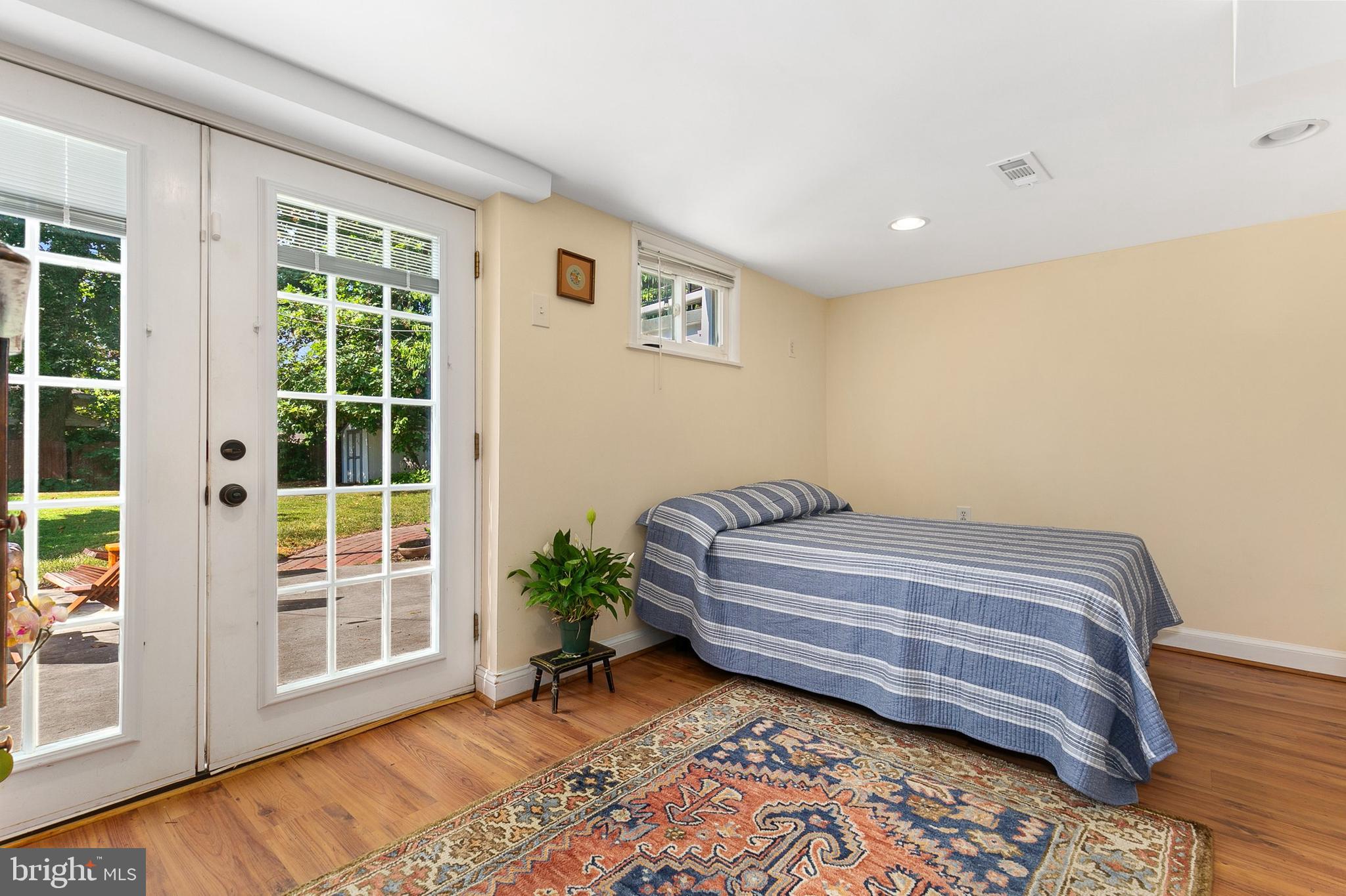 OAKLAND TERRACE - Residential