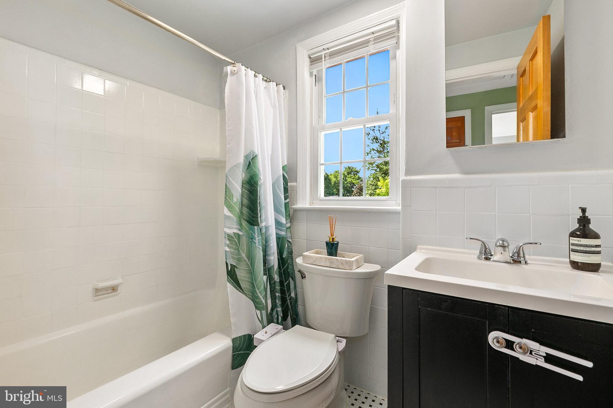 OAKLAND TERRACE - Residential