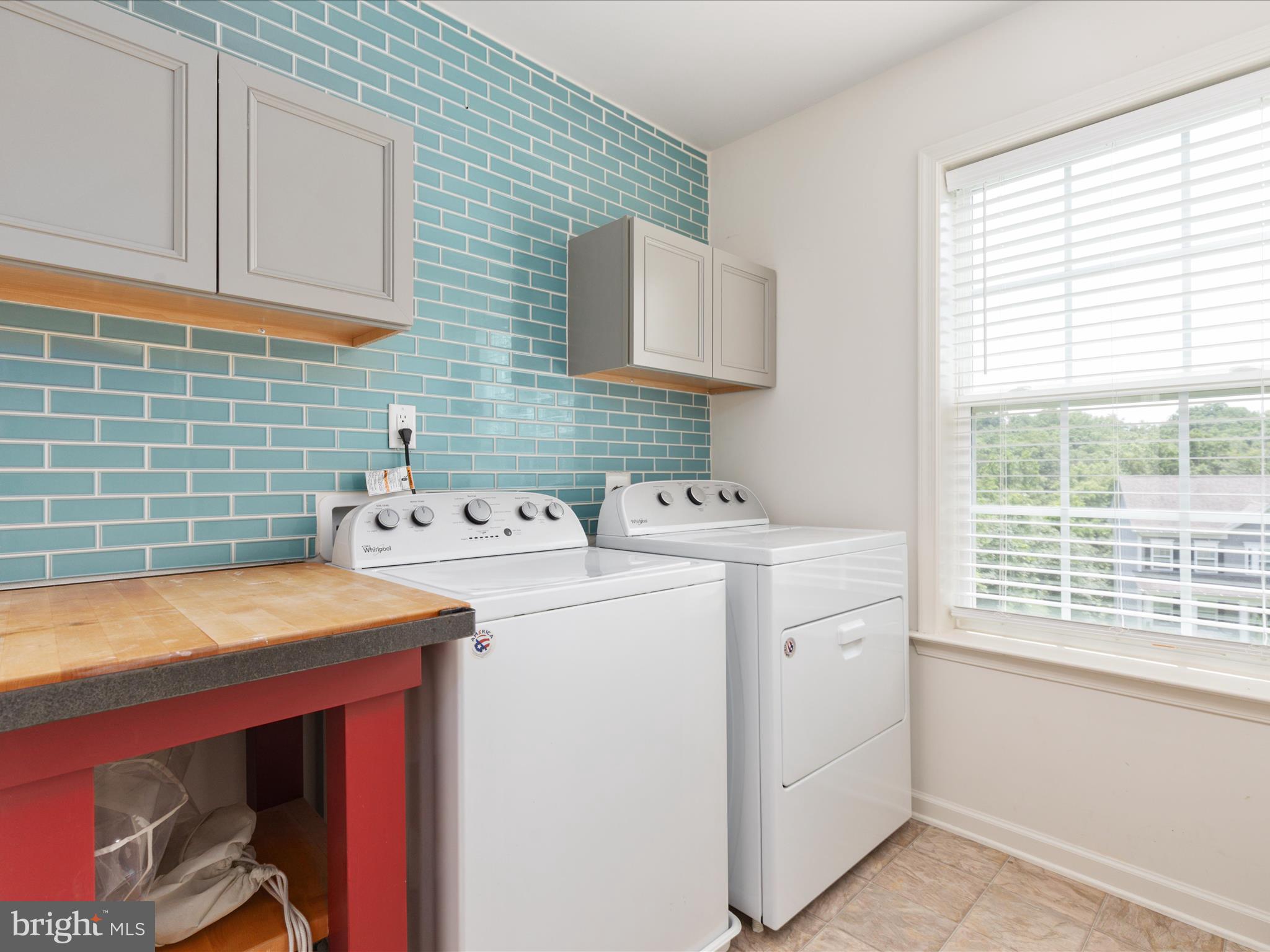 LAKE HOLIDAY ESTATES - Residential