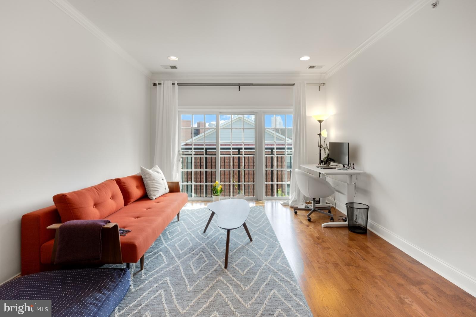 NAVAL SQUARE - Residential Lease