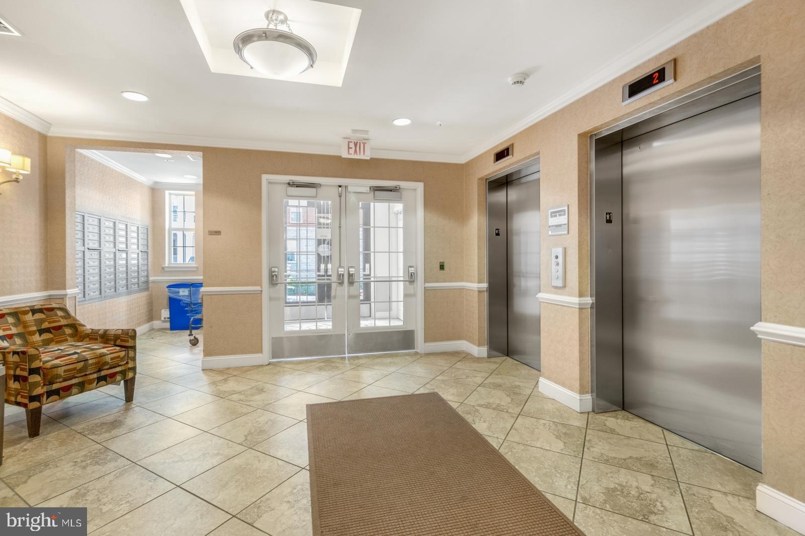 NAVAL SQUARE - Residential Lease