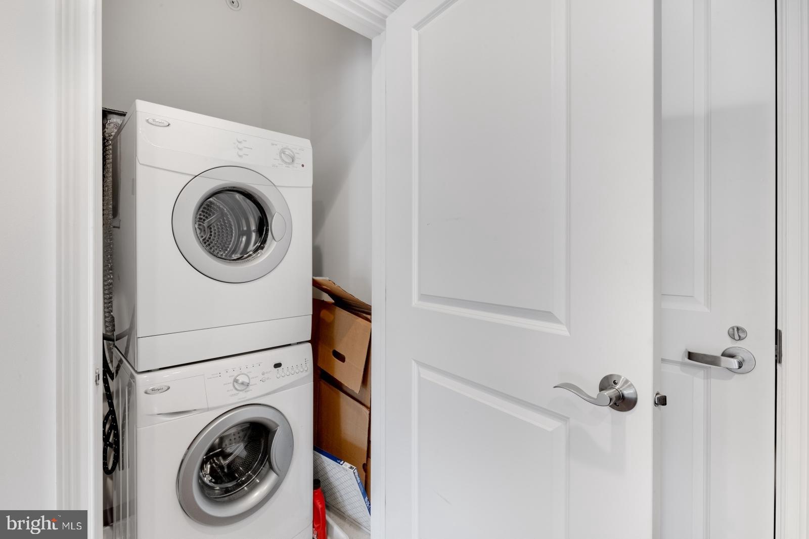 NAVAL SQUARE - Residential Lease