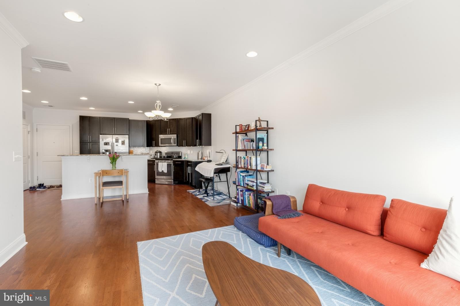 NAVAL SQUARE - Residential Lease