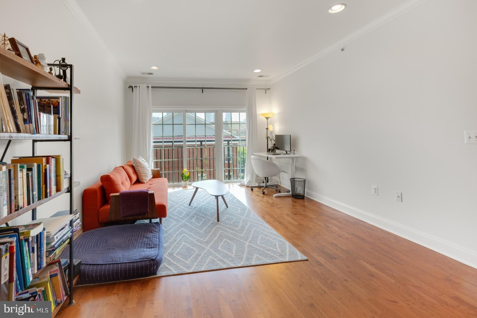 NAVAL SQUARE - Residential Lease