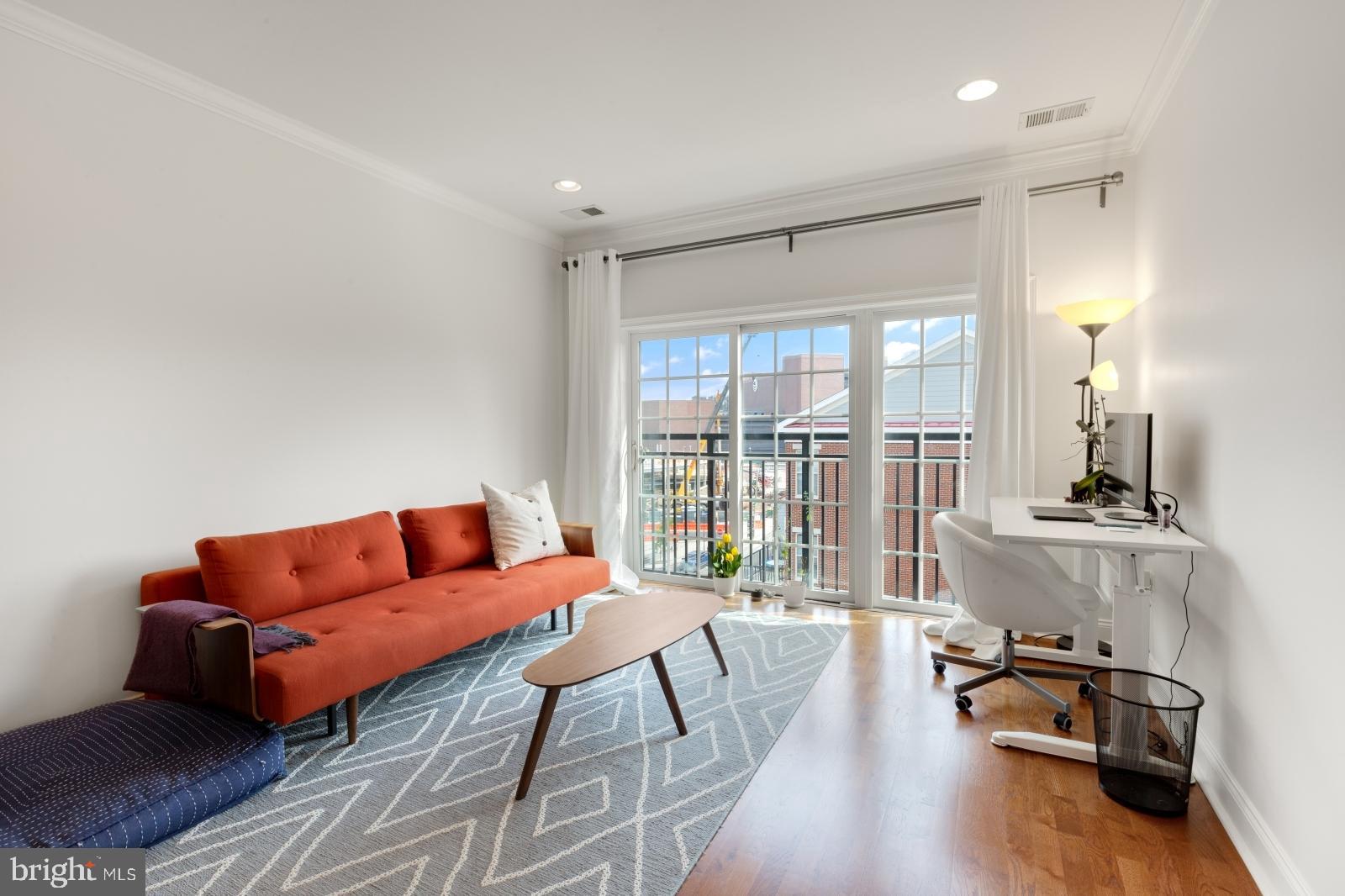 NAVAL SQUARE - Residential Lease