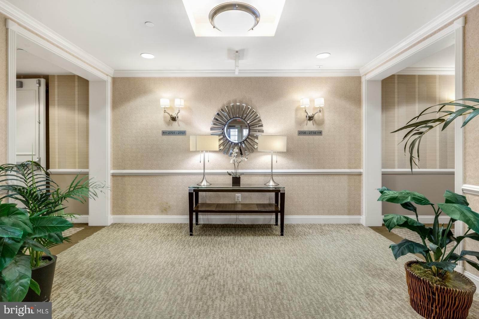 NAVAL SQUARE - Residential Lease