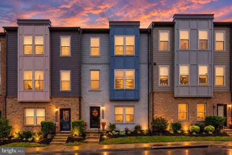 Photo of 10570 Ratcliffe Trl, MANASSAS, VA 20110 (MLS # VAMN2012000)