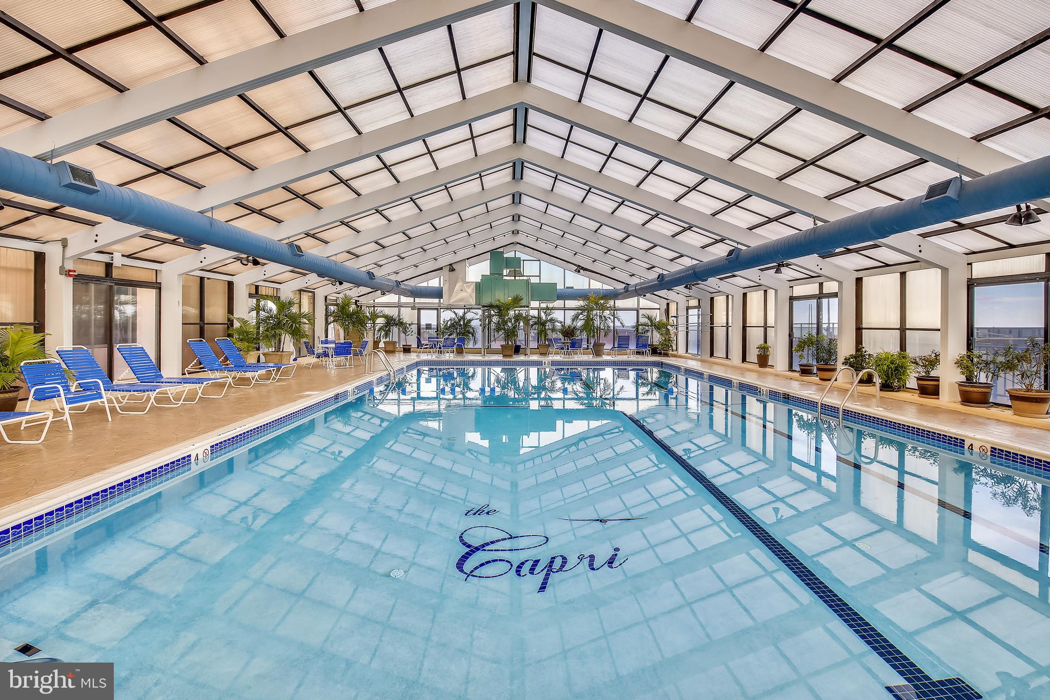 "WILD WAVE" - Residential