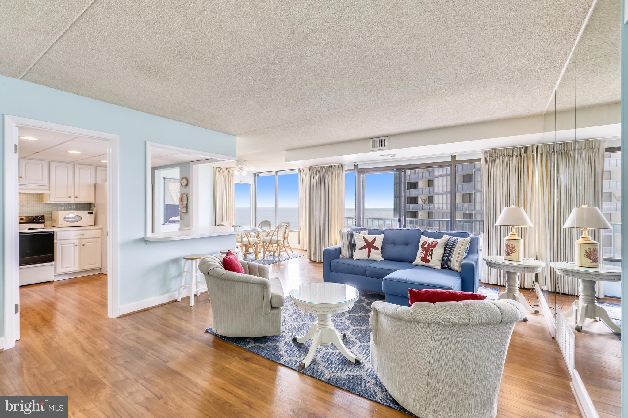 "WILD WAVE" - Residential