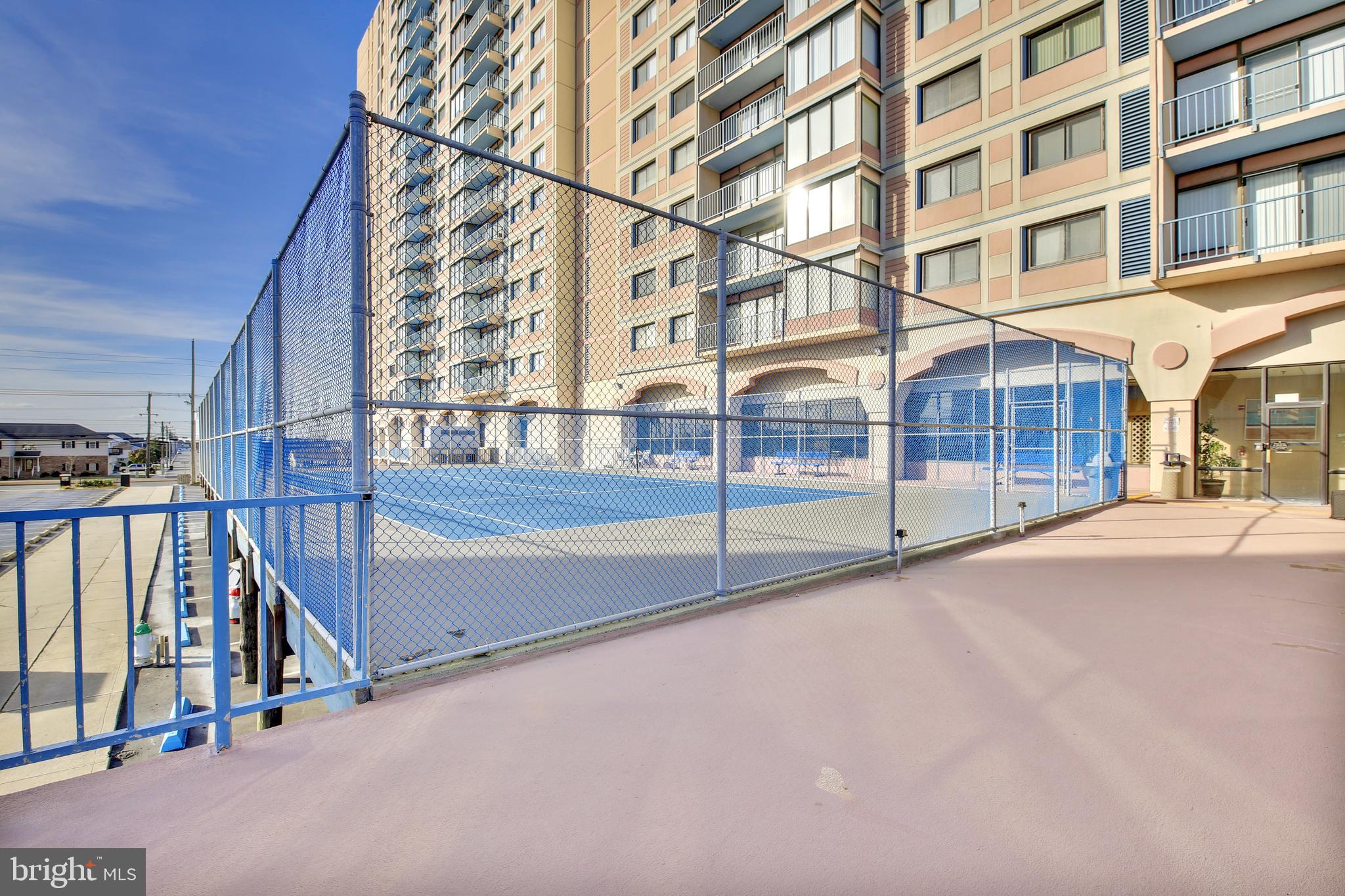 "WILD WAVE" - Residential