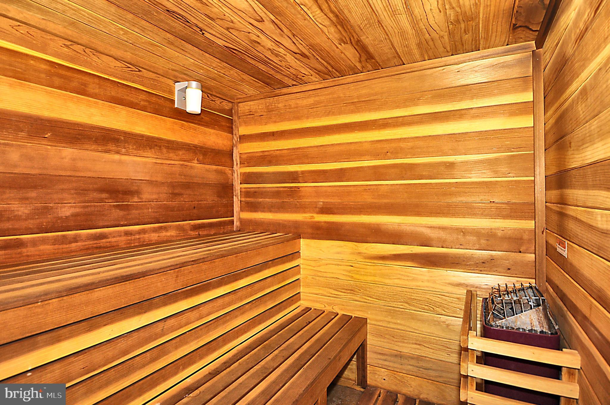 "WILD WAVE" - Residential