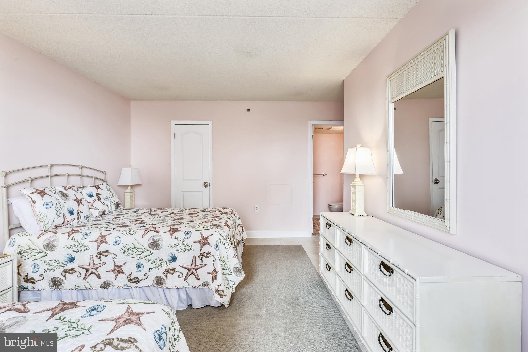 "WILD WAVE" - Residential