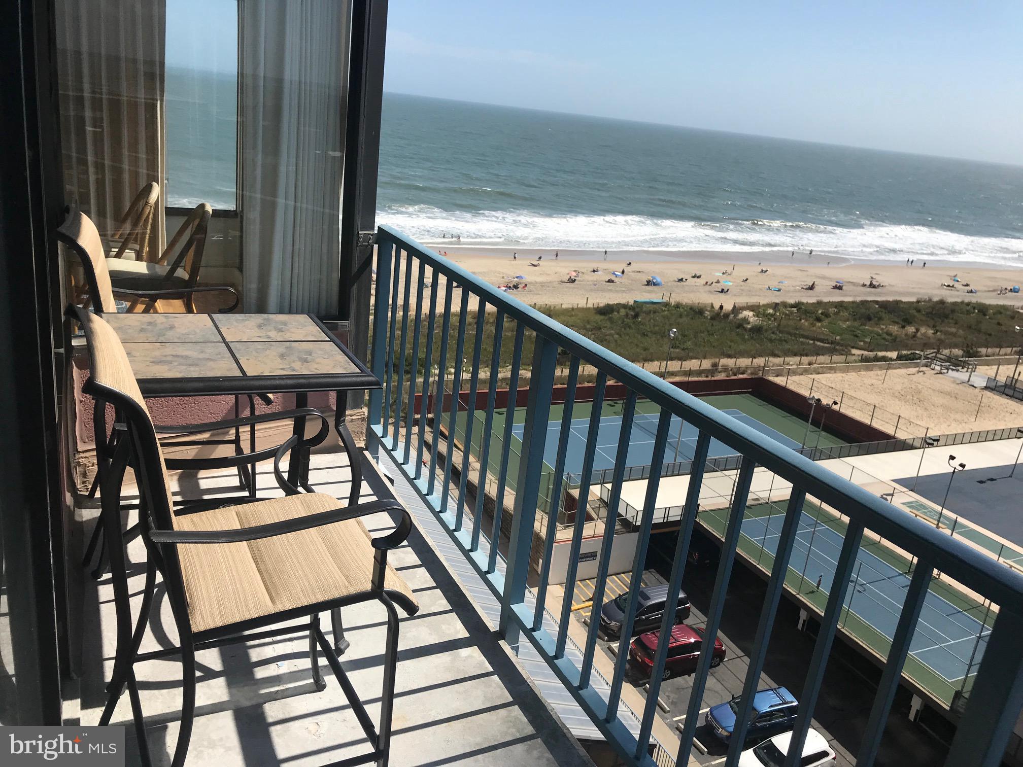 "WILD WAVE" - Residential