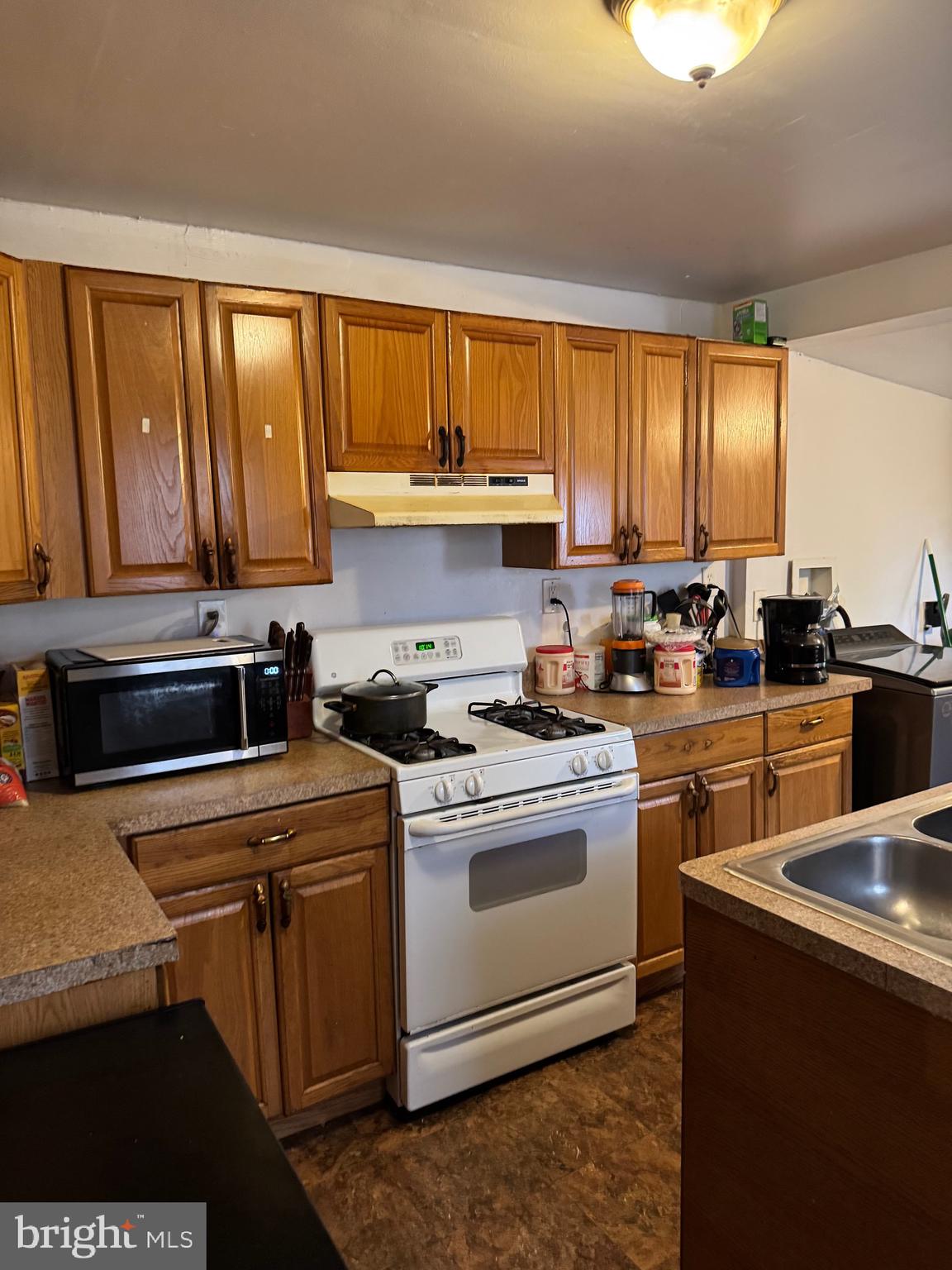 122 W 23RD STREET