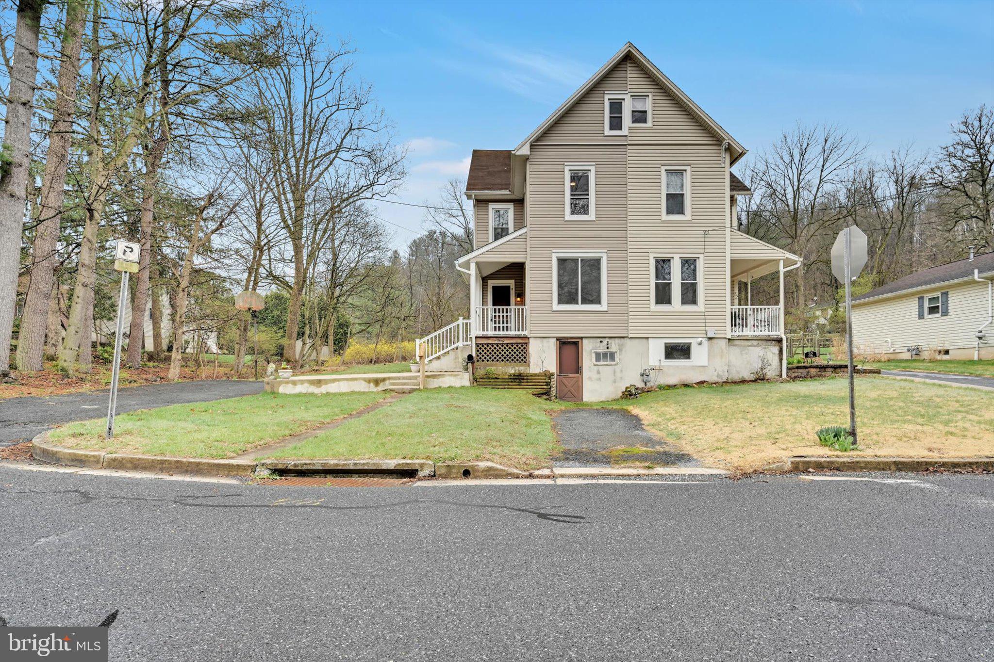 30 W FAIRVIEW STREET