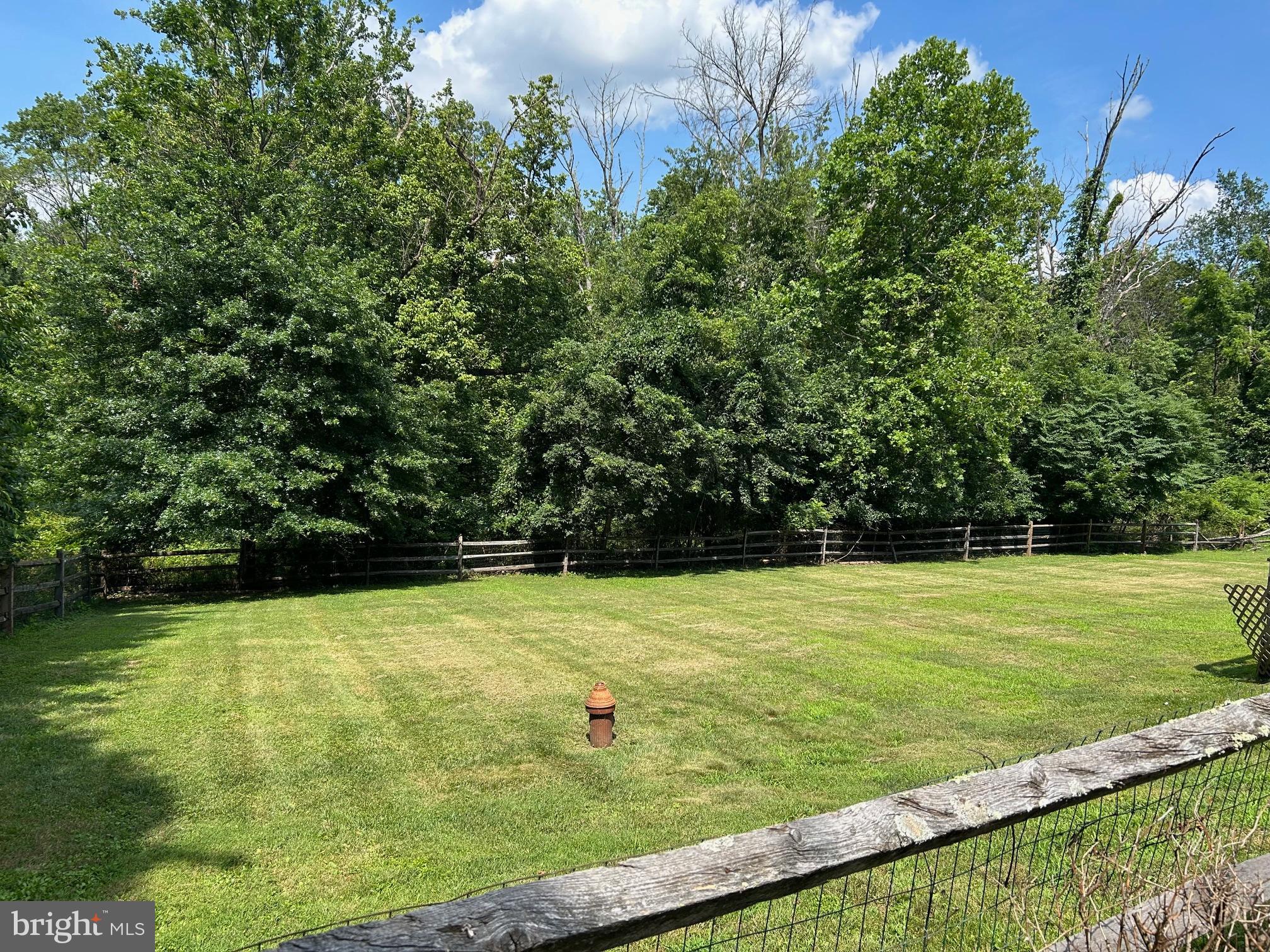 327 SKIPPACK PIKE
