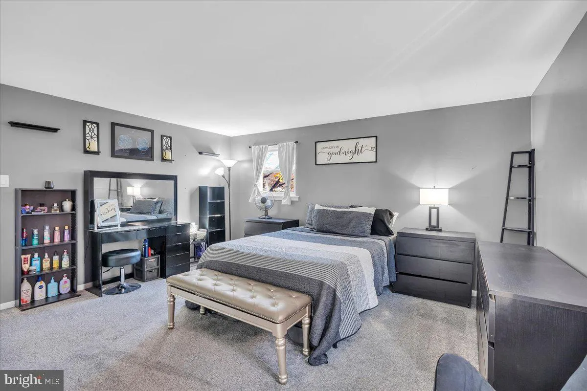 Turnersville, New Jersey 08012, United States, 4 Bedrooms Bedrooms, ,3 BathroomsBathrooms,Residential,Active,244539