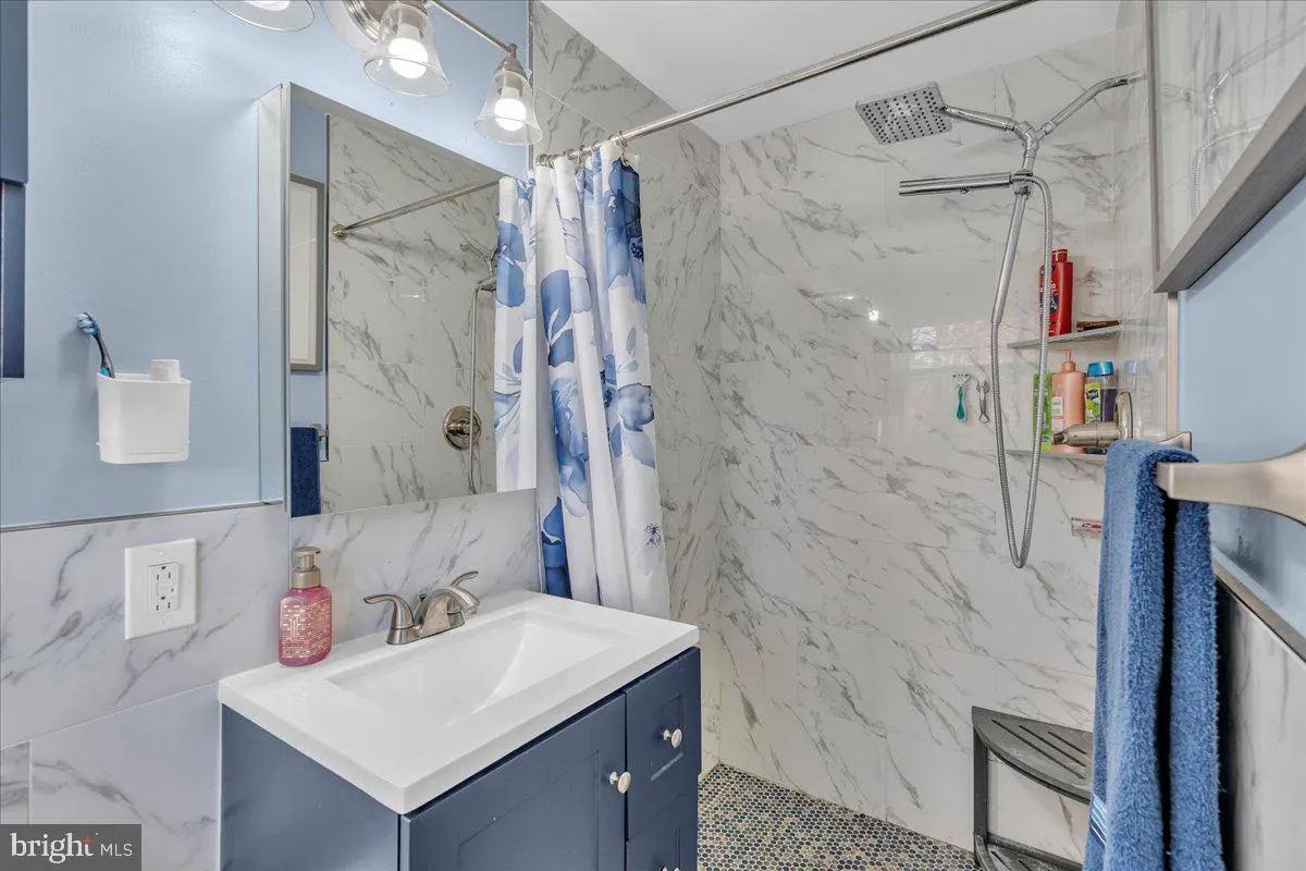 Turnersville, New Jersey 08012, United States, 4 Bedrooms Bedrooms, ,3 BathroomsBathrooms,Residential,Active,244539