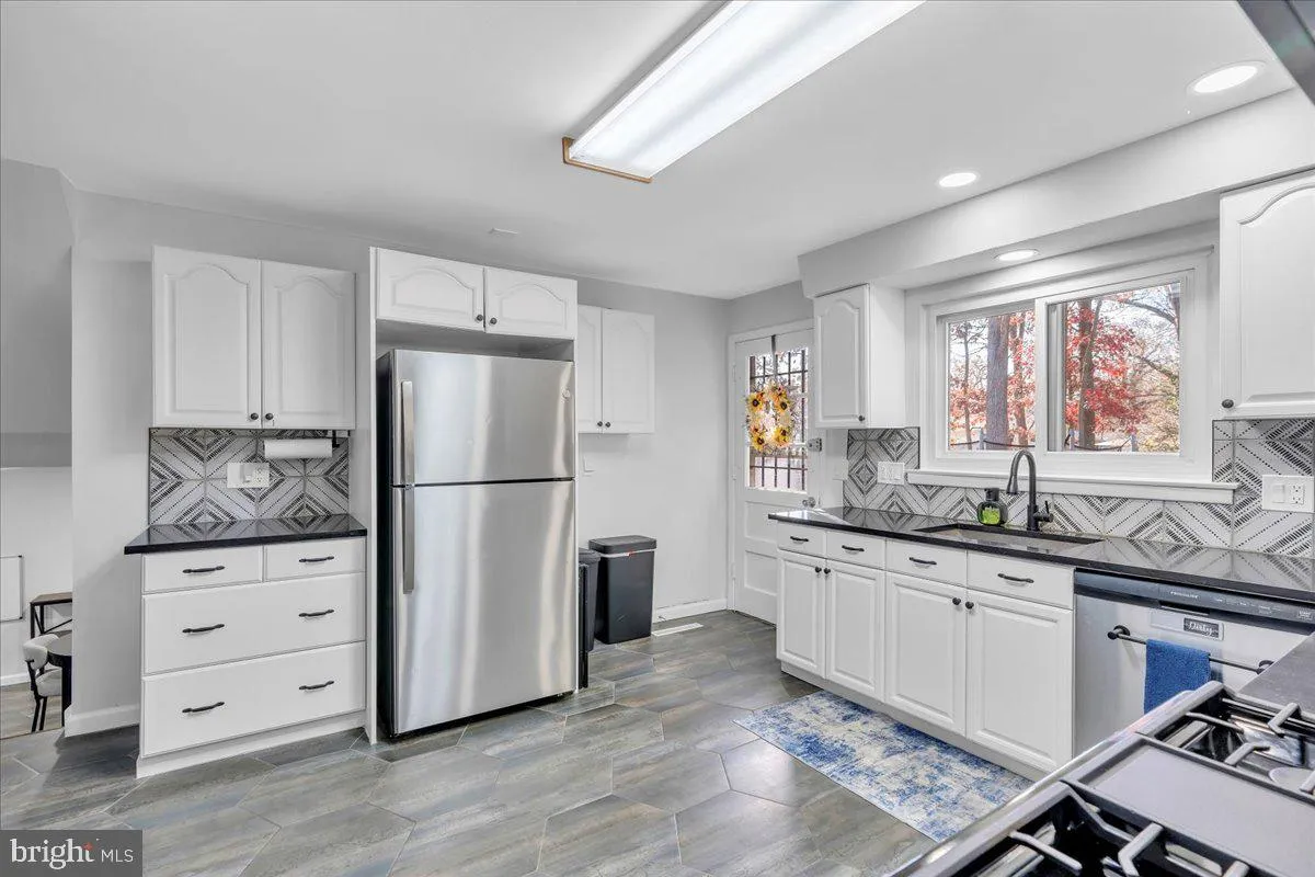 Turnersville, New Jersey 08012, United States, 4 Bedrooms Bedrooms, ,3 BathroomsBathrooms,Residential,Active,244539