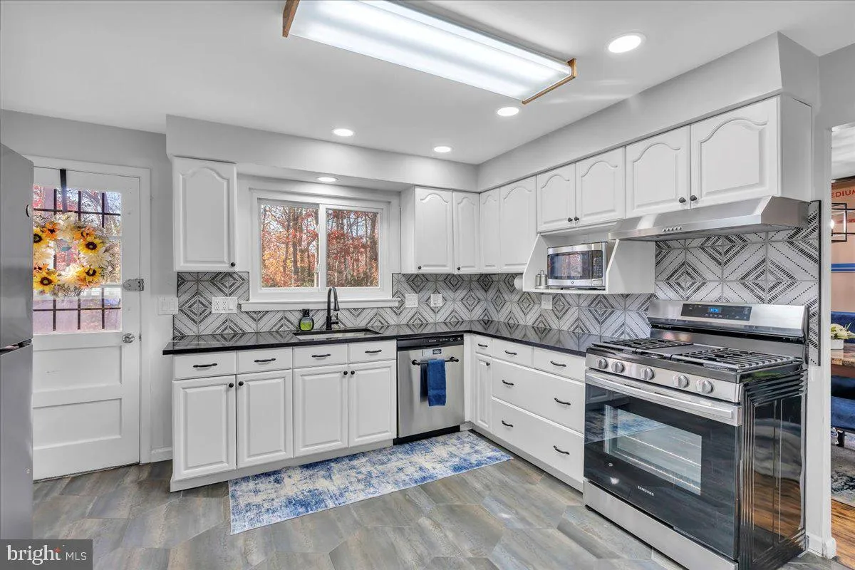 Turnersville, New Jersey 08012, United States, 4 Bedrooms Bedrooms, ,3 BathroomsBathrooms,Residential,Active,244539