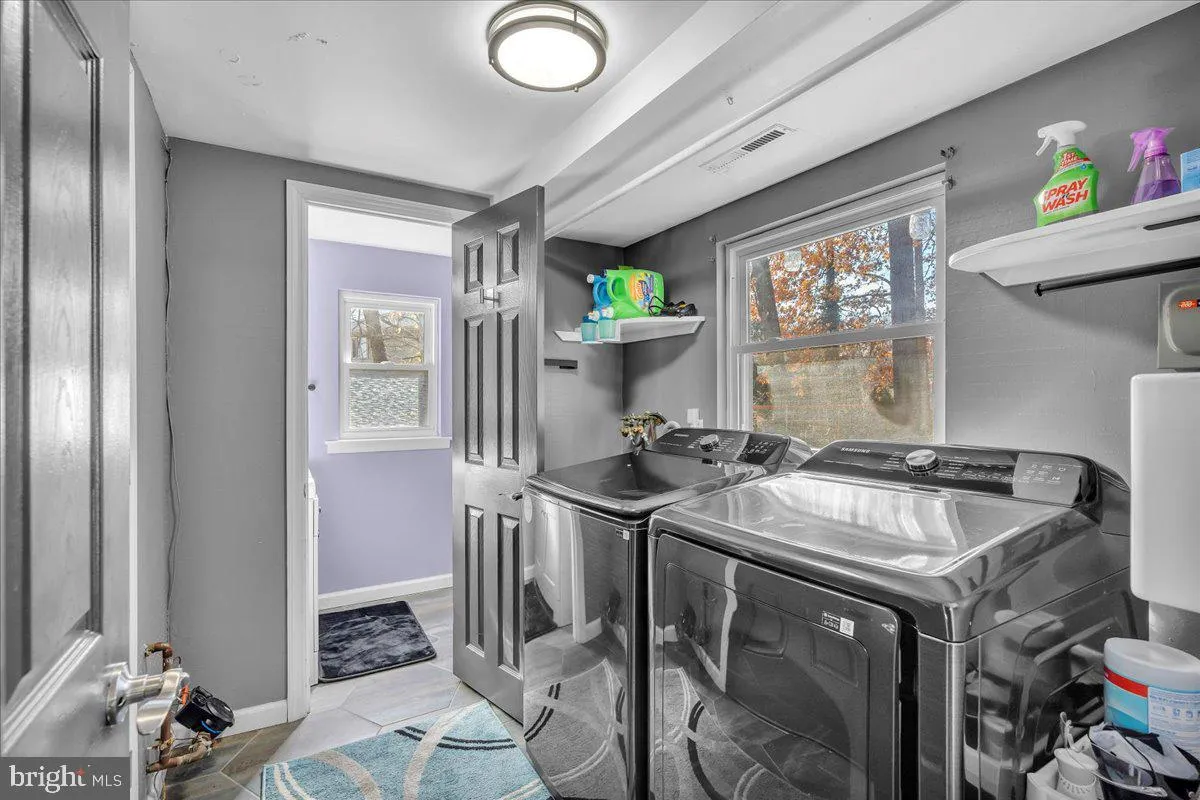 Turnersville, New Jersey 08012, United States, 4 Bedrooms Bedrooms, ,3 BathroomsBathrooms,Residential,Active,244539