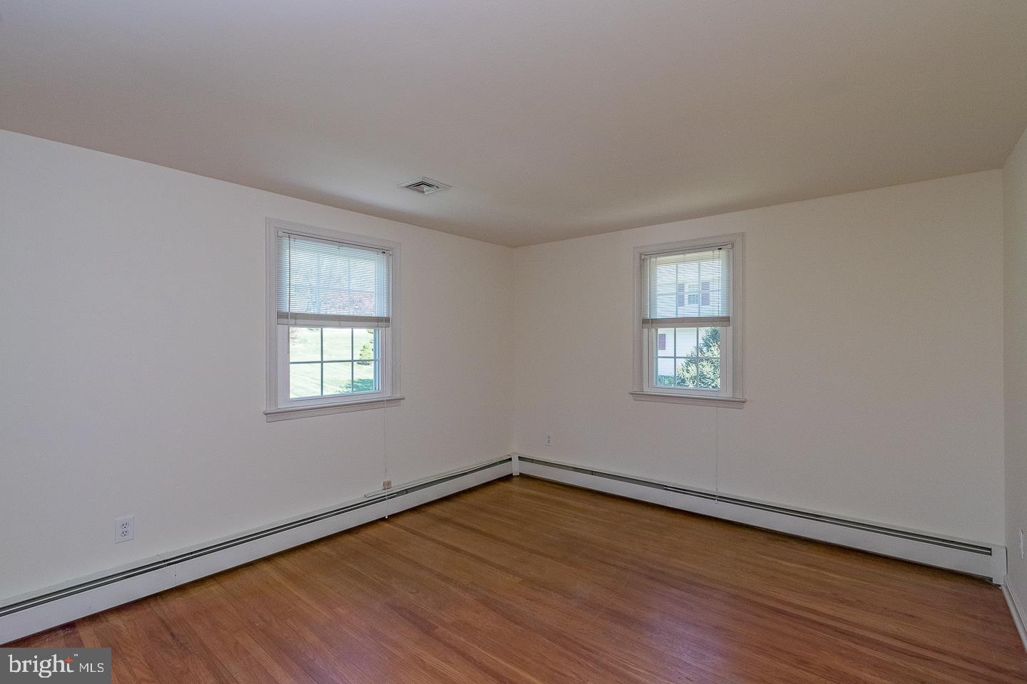 CAMBRIDGE DOWNS - Residential