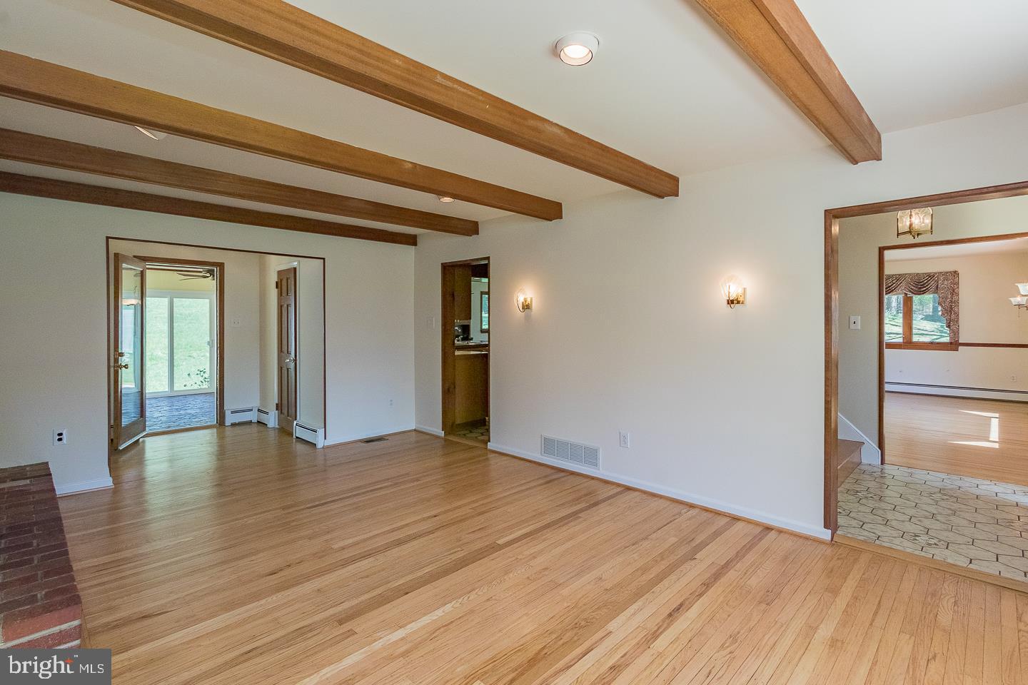 CAMBRIDGE DOWNS - Residential