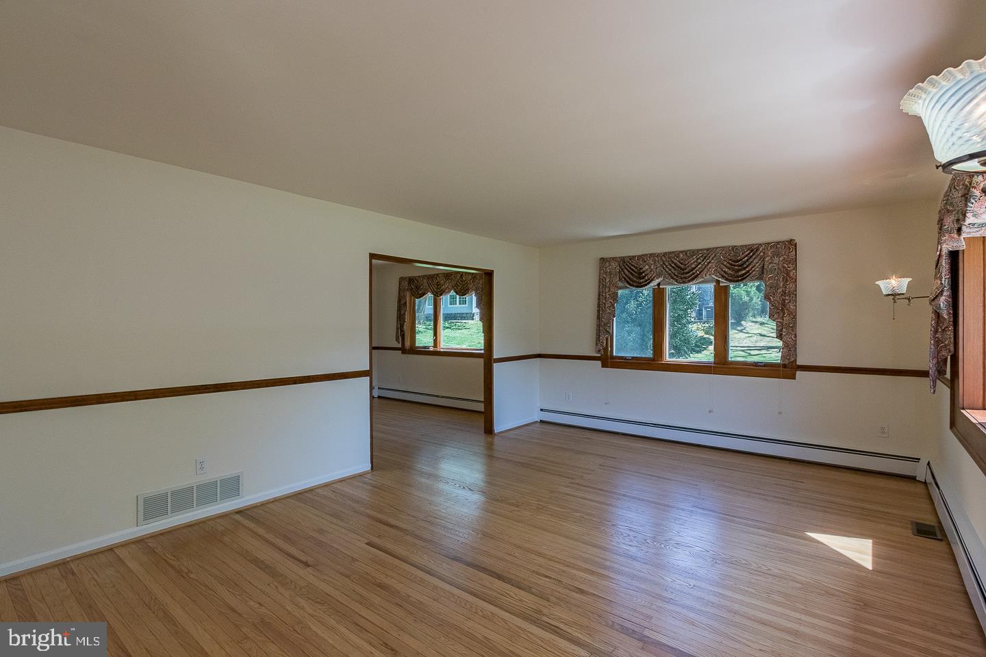 CAMBRIDGE DOWNS - Residential