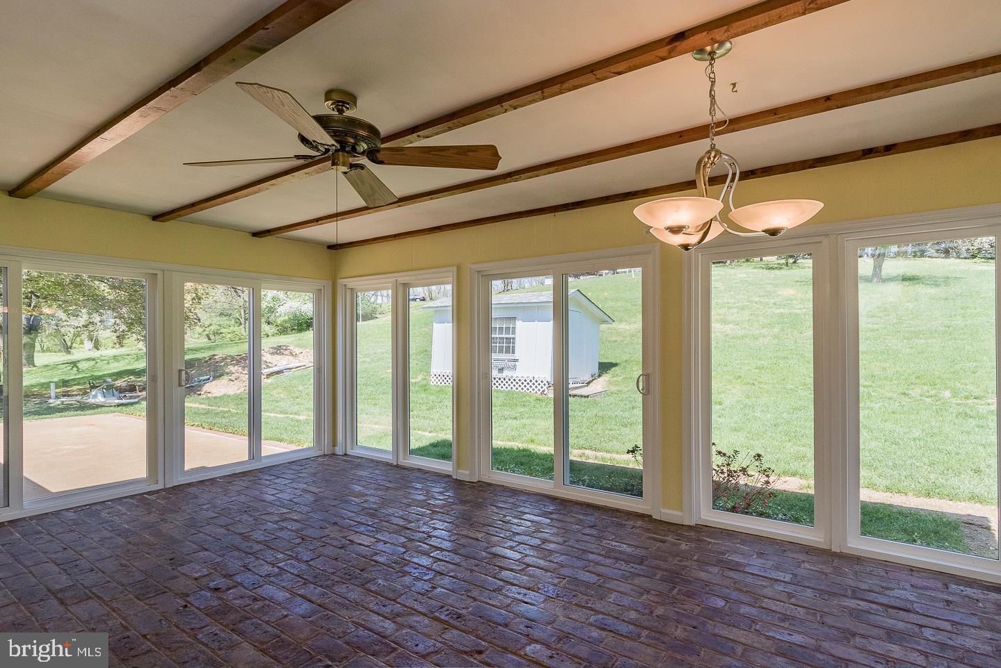 CAMBRIDGE DOWNS - Residential