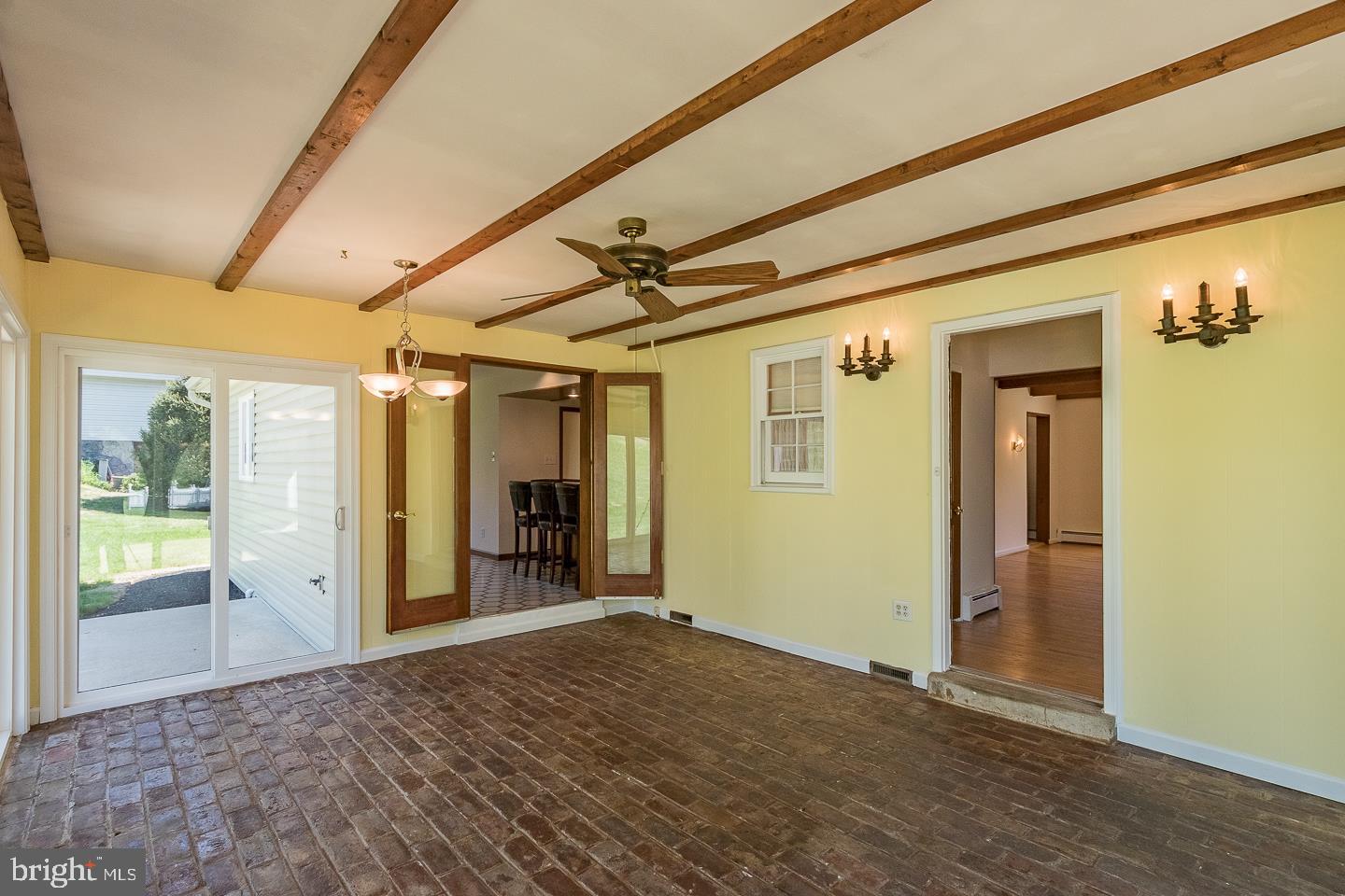 CAMBRIDGE DOWNS - Residential