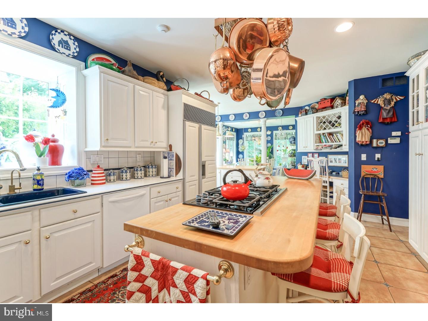 COUNTRY CLUB ESTS - Residential