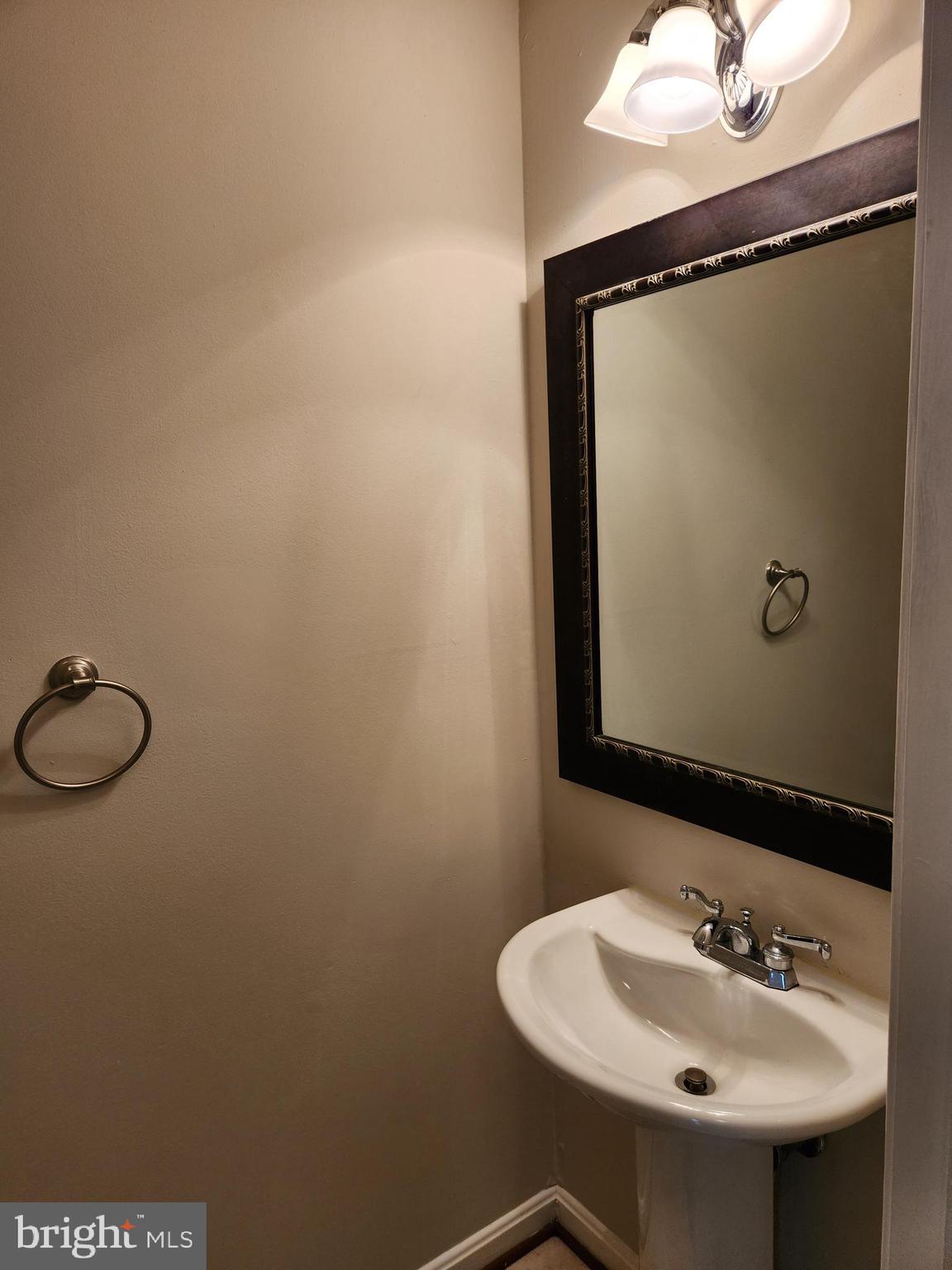 RIDGEVIEW ESTATES - Residential Lease