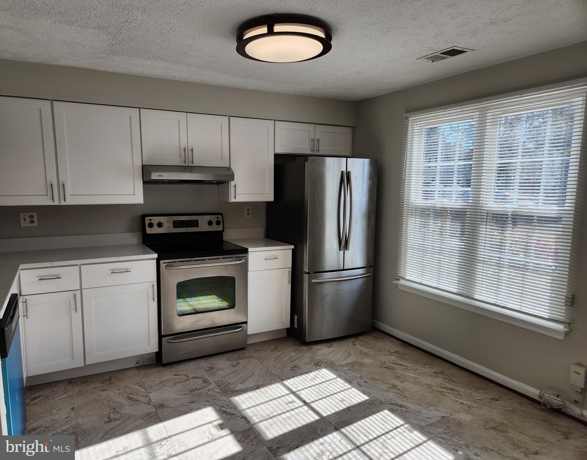 RIDGEVIEW ESTATES - Residential Lease