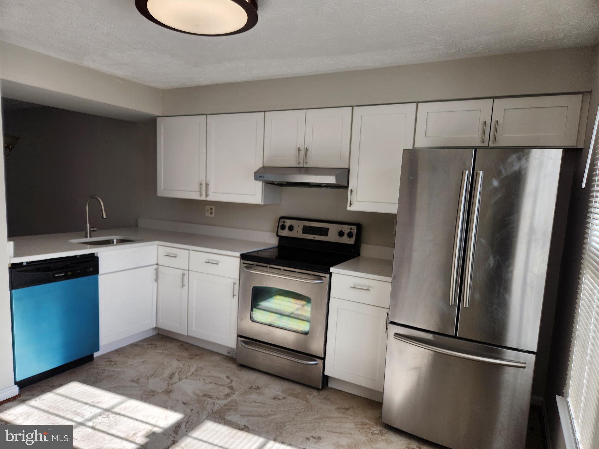 RIDGEVIEW ESTATES - Residential Lease