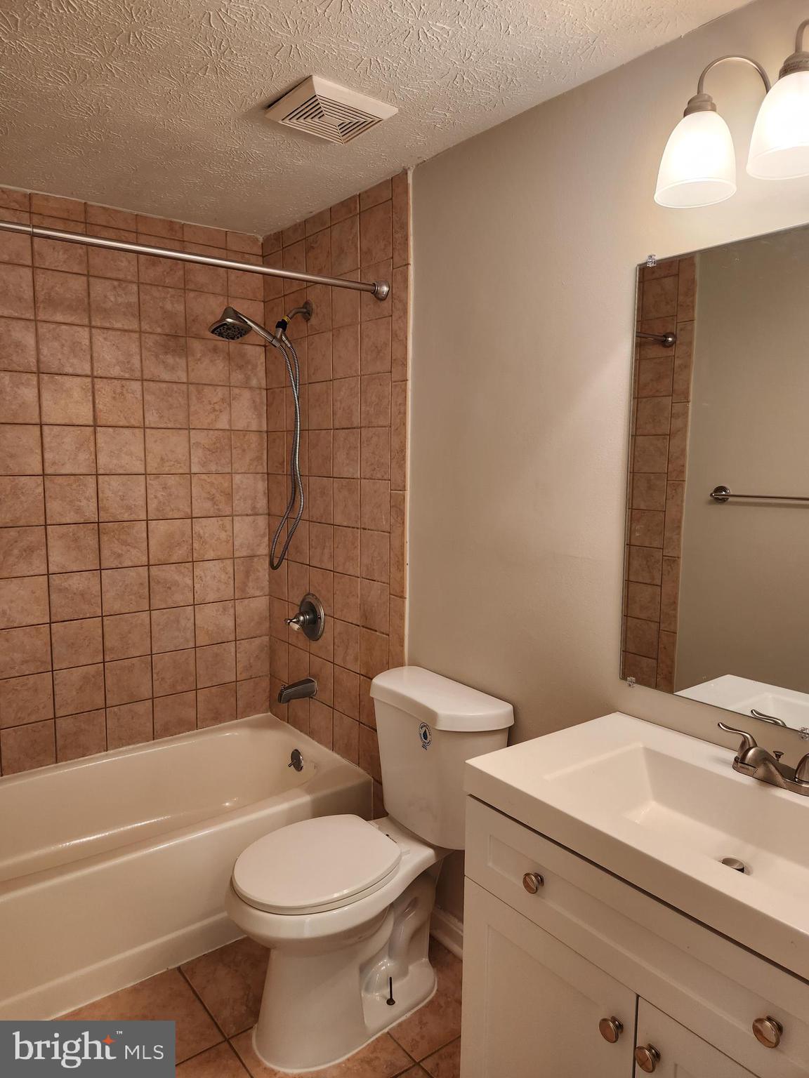 RIDGEVIEW ESTATES - Residential Lease