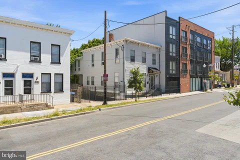 MLS: DCDC2271004